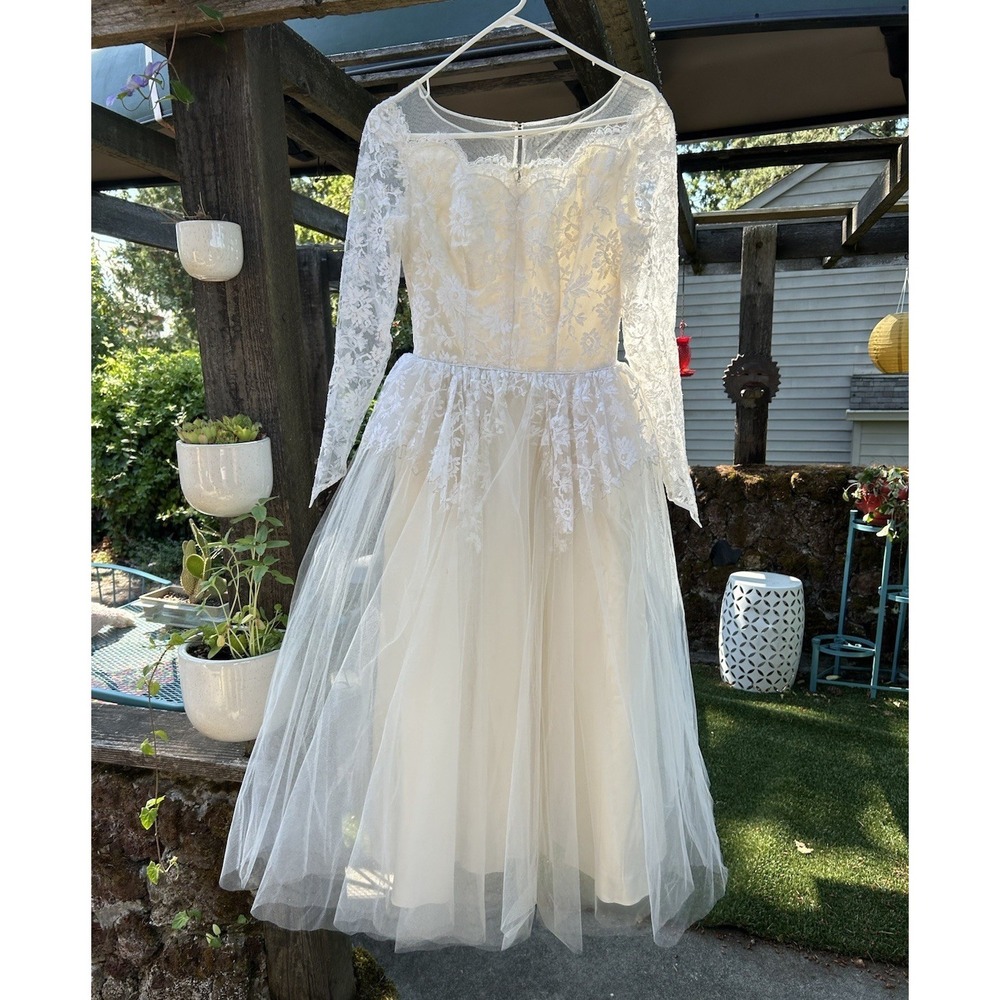 1950s Tea Length Wedding Dress w/ Vintage Tulle & Lace Bridal Cupcake Romantic S